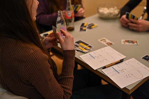 Im Februar fanden sich 16 Jugendliche aus allen Teilen vom Ländle im Marktplatz 4 zum Preisjassen ein. Und so duellierten sich ambitionierte Jasser:innen und Amateure in Vorarlbergs liebstem Kartenspiel.